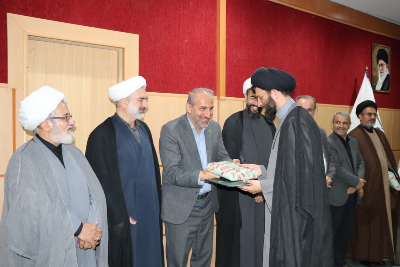 مراسم تکریم و معارفه مسئول نهاد رهبری دانشگاه برگزار شد (گزارش تصویری ...